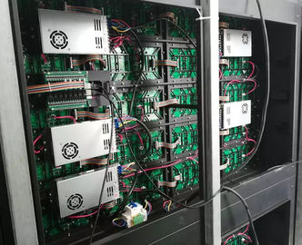 Écran mené extérieur du stade P10, annonçant l'installation facile menée d'écran de visualisation