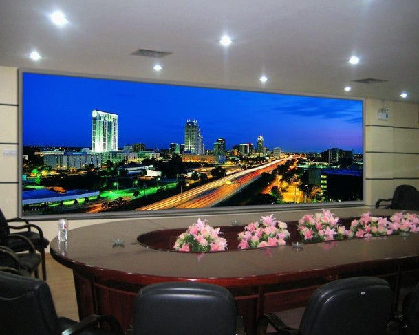 D'intérieur incurvé par location visuelle polychrome de mur d'écran d'affichage à LED de la haute définition P3
